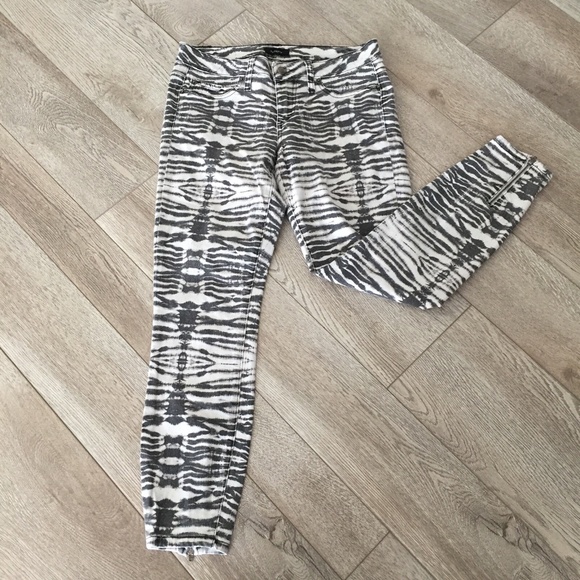 Bebe Women’s Jeans 28 Zebrette Back Zip Ankle Crop Skinny Zebra Print Low Rise - Picture 1 of 11